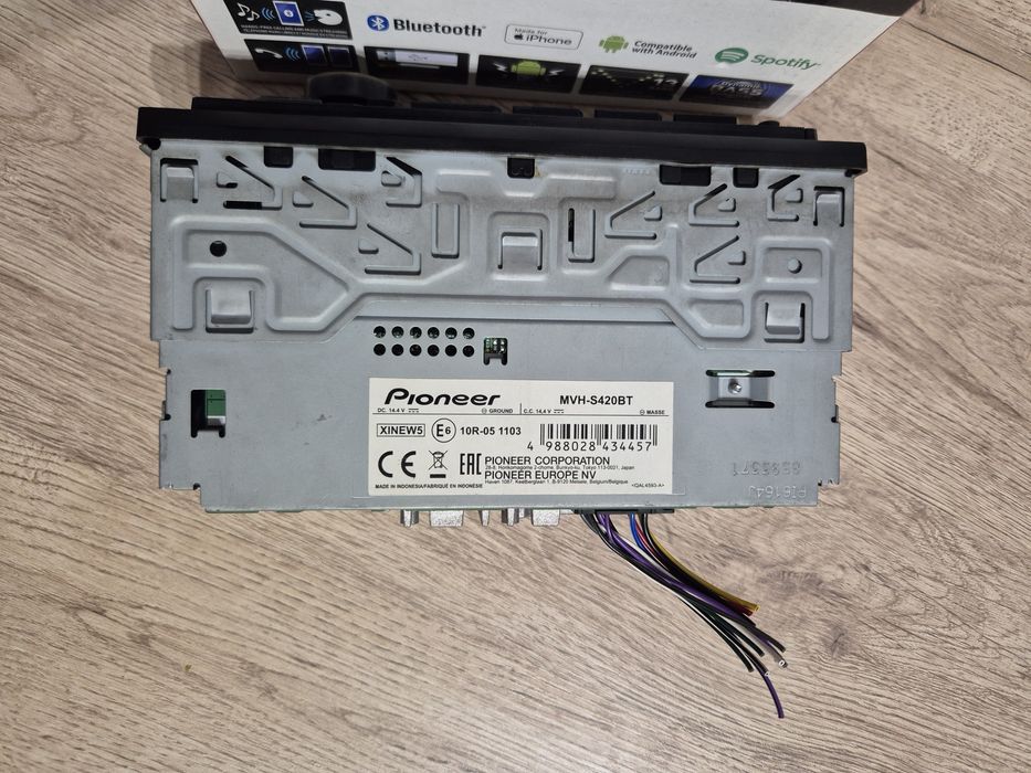 Продам автомагнитолу Pioneer