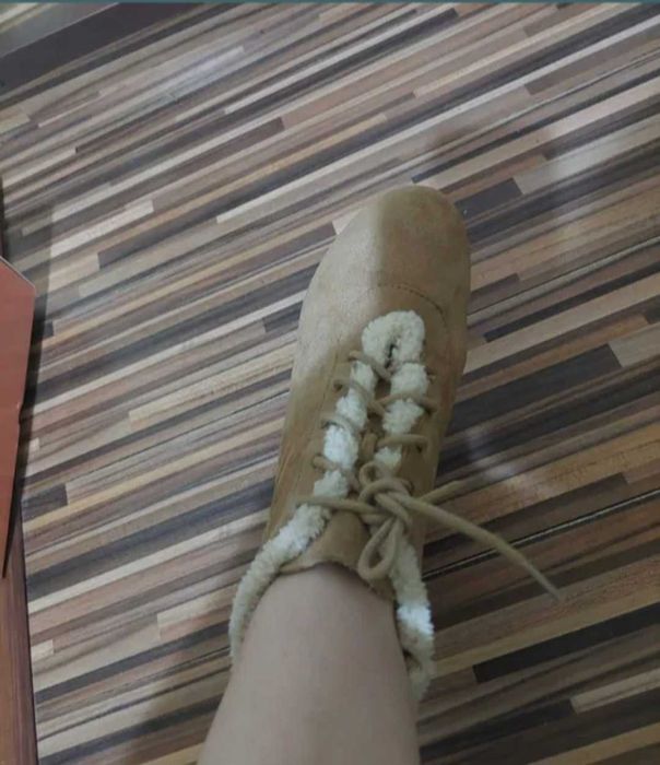 Ghete damă cu platformă