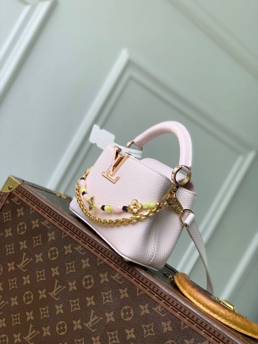 Geanta Louis Vuitton Capucines BB