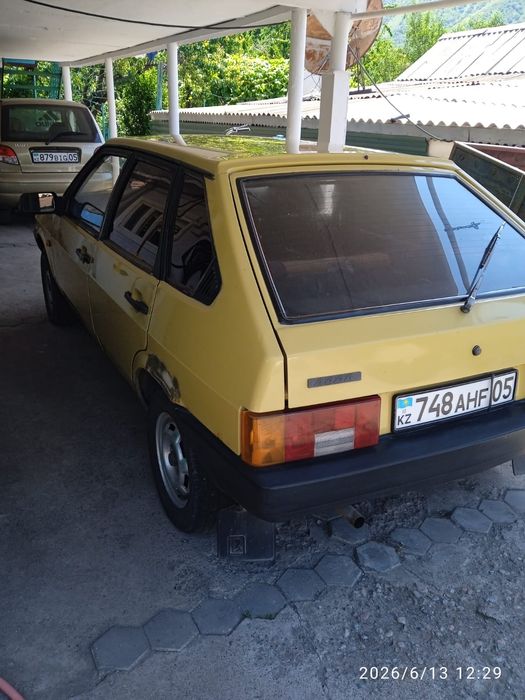Автомобиль ВАЗ 2109