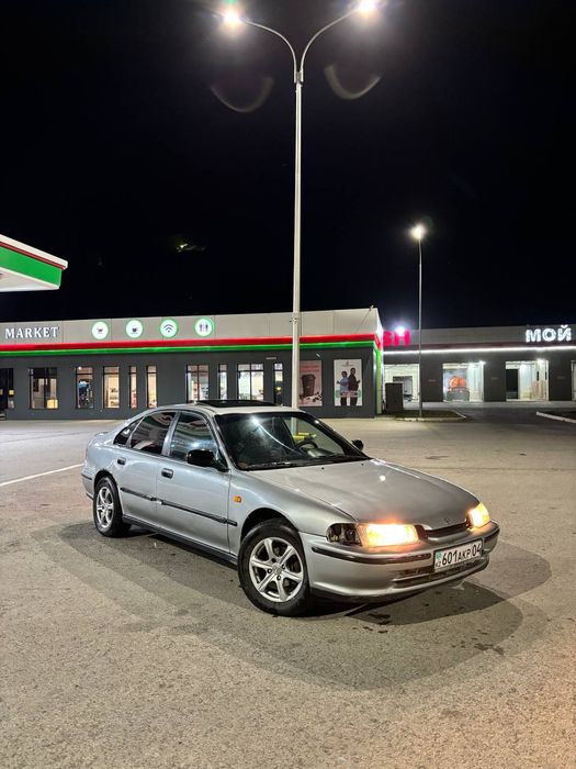 Машина Хонда аккорд