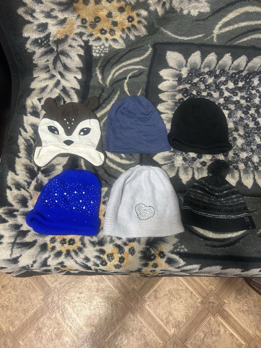 Продам шапки разные