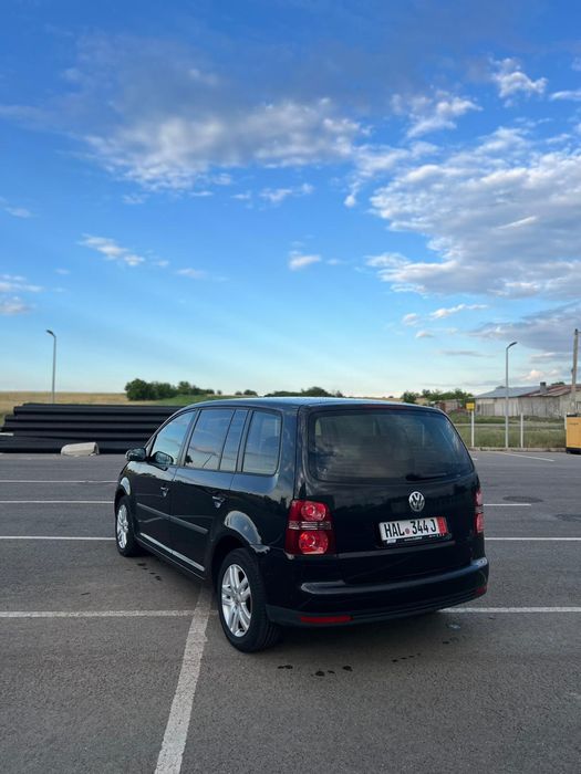 VOLKSWAGEN Touran 0 — imagine 3
