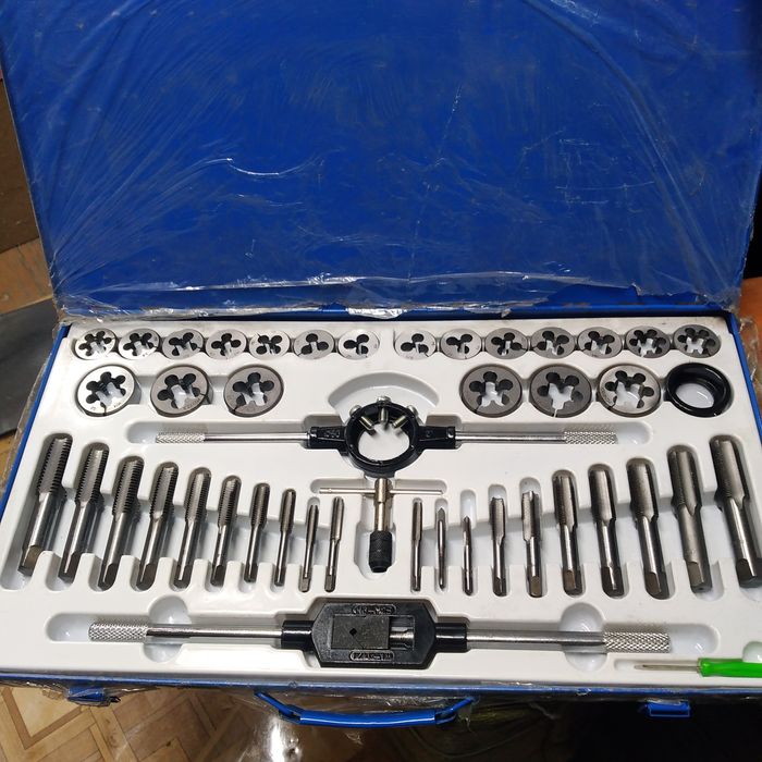 Набор лерок и метчиков