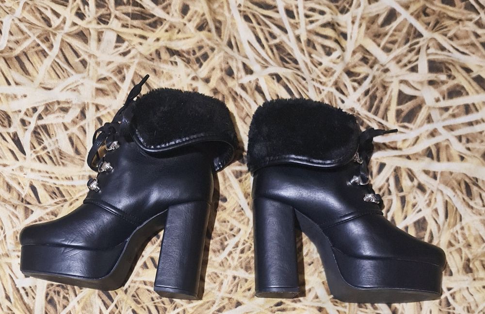 Дамски боти с масивен ток и платформа,с връзки. N36 / НОВИ  /