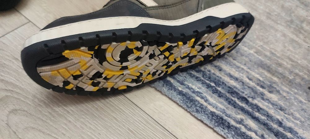 Adidasi lacoste barbati