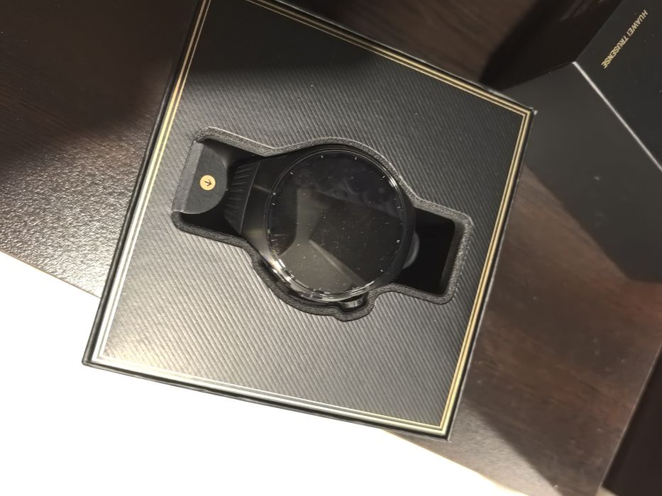 Смарт часовник HUAWEI watch 5