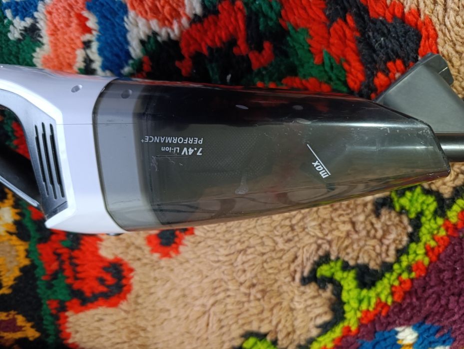 Продавам мини прахосмукачка Switch on