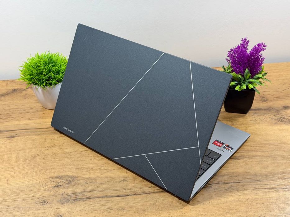 Asus Zenbook 15 3K 120hz OLED 32gb