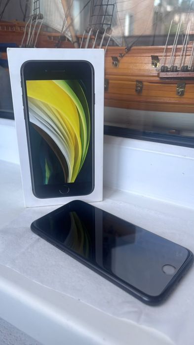 iPhone SE 2020 Отличное состояние.