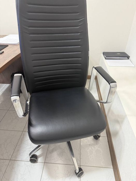 Продается офисное кресло
