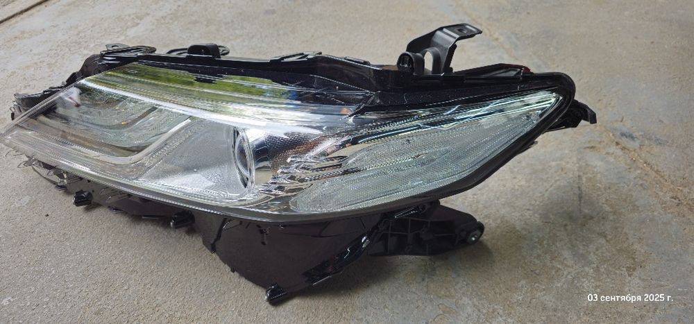 Фара Тойота Камри 70