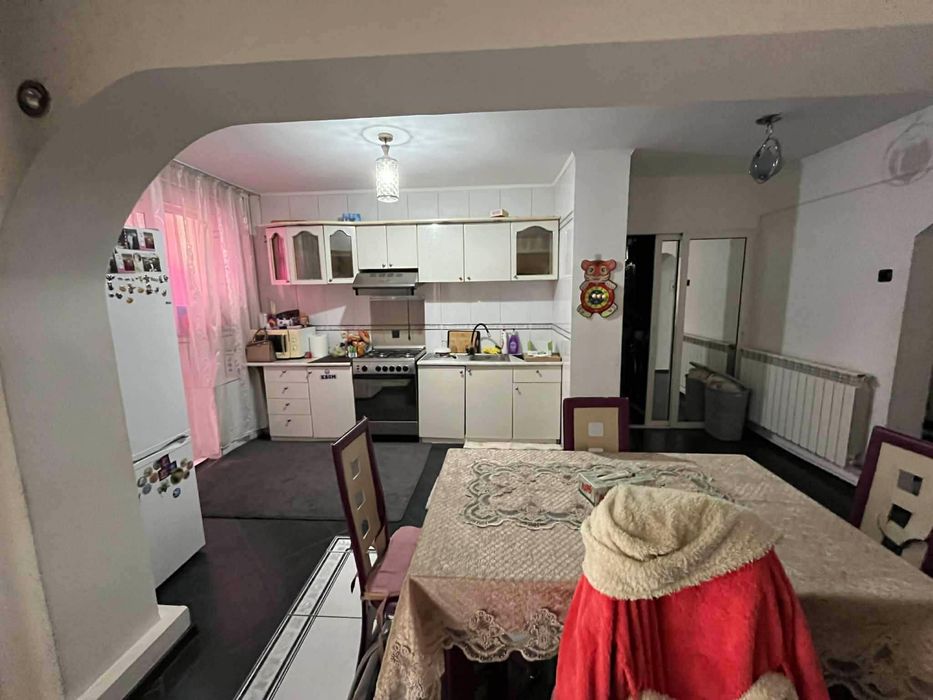 Vand sau schimb apartament