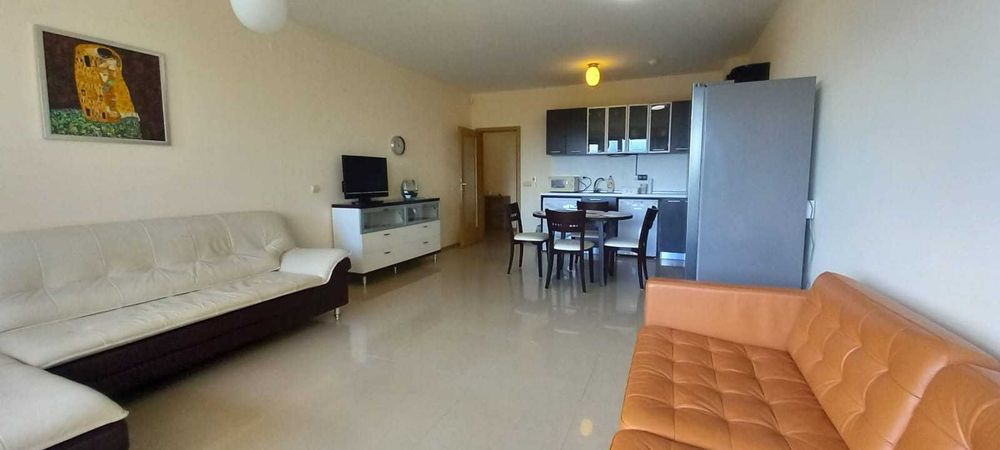 Апартамент с 2 спални в комплекс Лайтхаус, Балчик