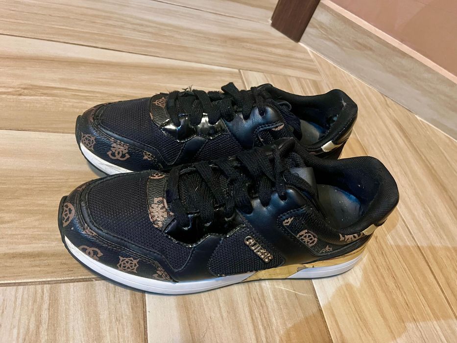 Маратонки/Сникърси Guess