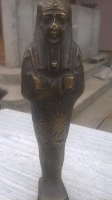 Statueta veche egipteana