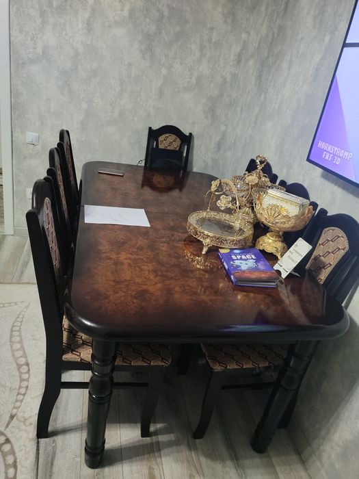Продаю Стол со стульями
