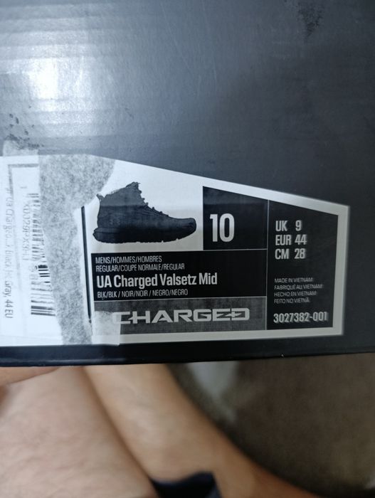 Under Armour UA Charged Valsetz Mid 44/ 9UK negri