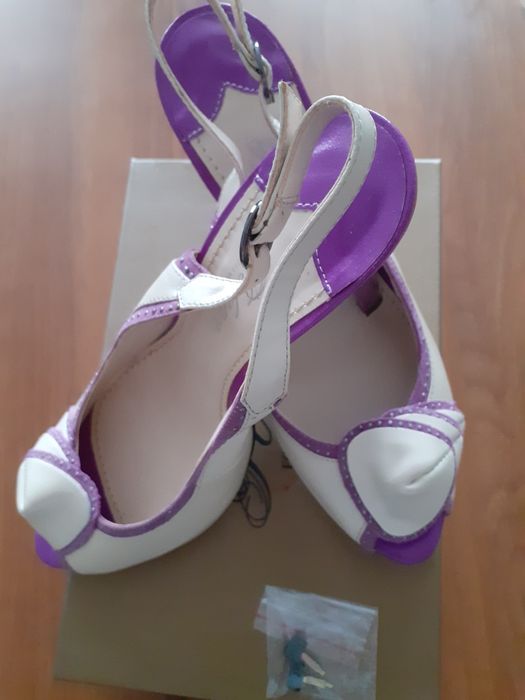 Продаются женские туфли