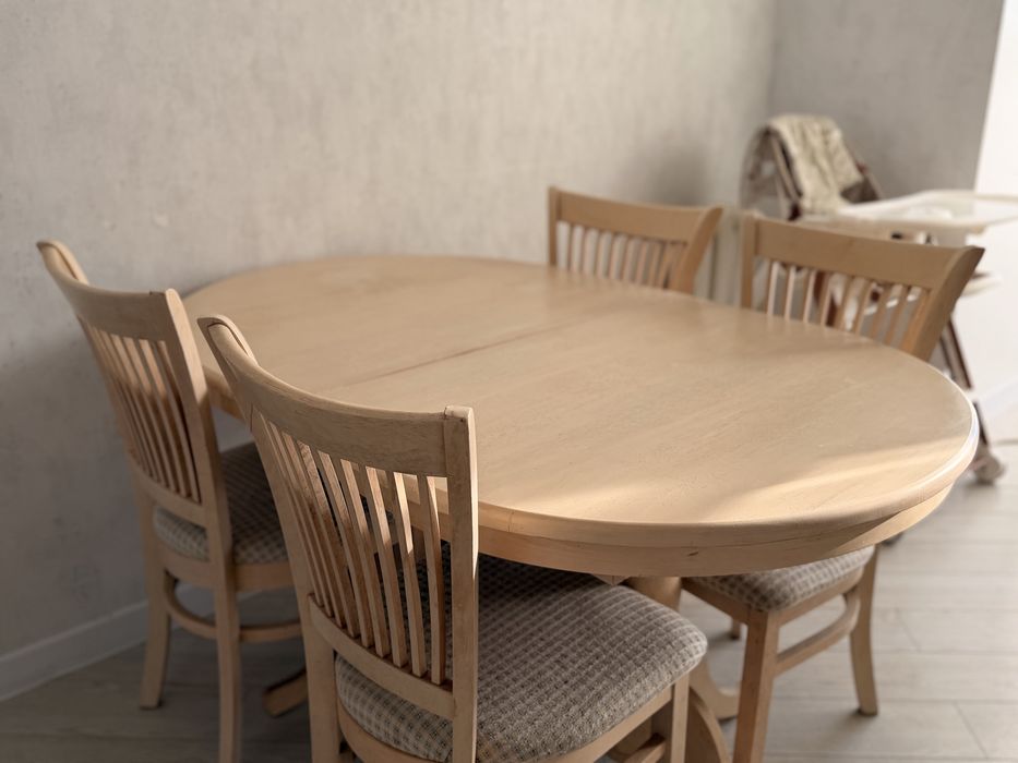 Продам стол и стулья