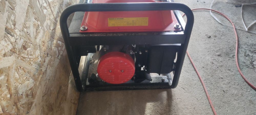 Generator 3.5kw aproape nou 12h autonomie