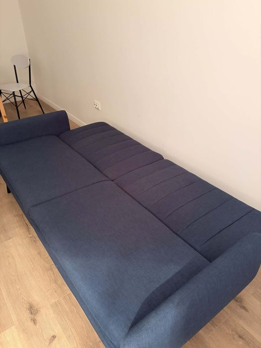 Canapea albastru bleubarin