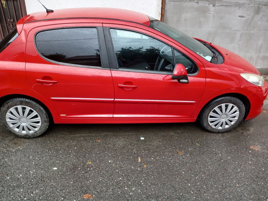 Peugeot 207.rosu