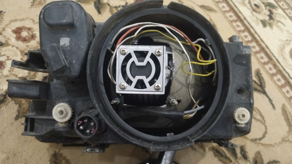 Ауди 100 с 4 фара би лэд