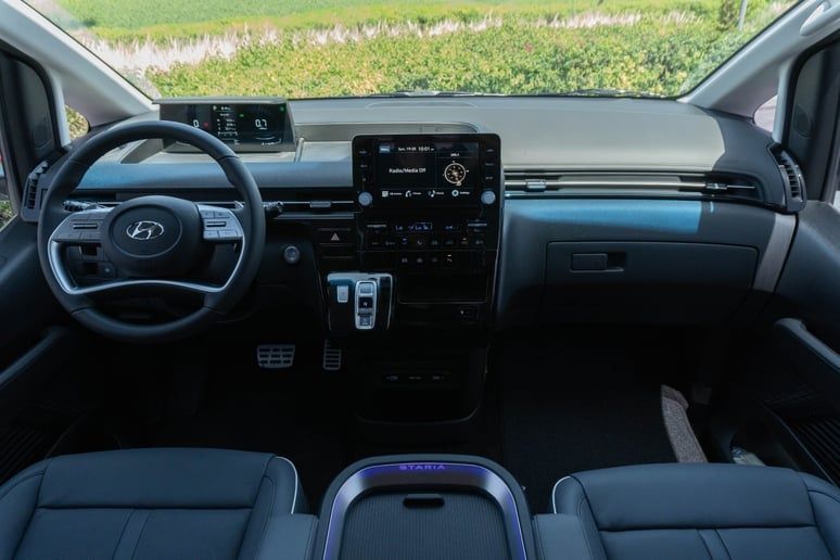 Poezdka po vsemu Uzbekistanu Miniven Hyundai Staria