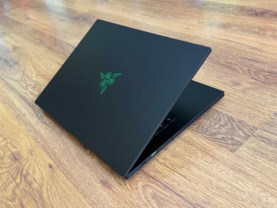 14' 2.5K 165Hz Ryzen 9 5900HX Razer Blade Advanced 16GB DDR4/512GB NVMe/Nvidia RTX 3080 8GB/Бат. 6ч.