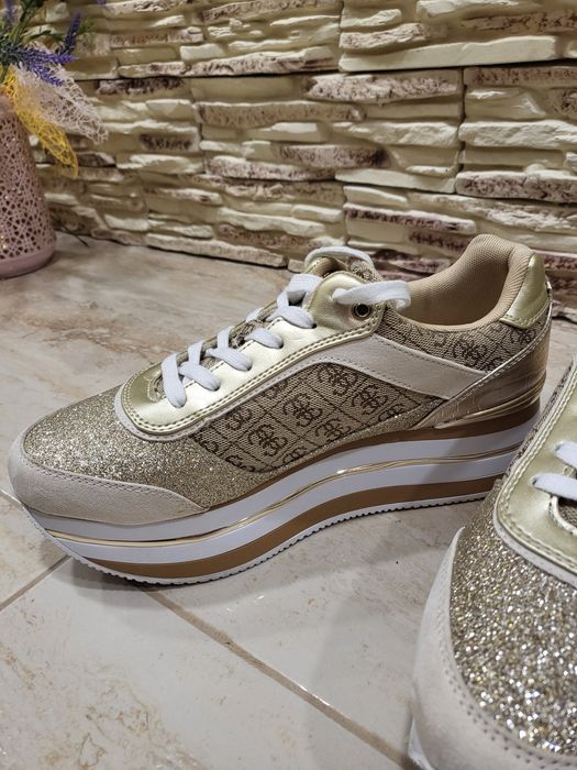 Оригинални Дамски Обувки GUESS 41 номер