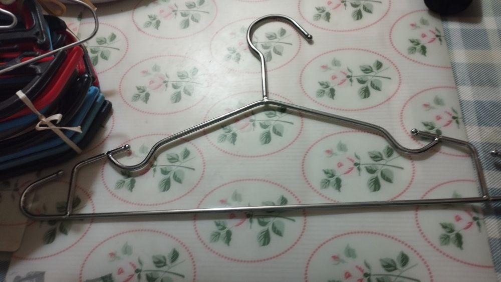 Вешалки- плечики. Пластмасса 25шт