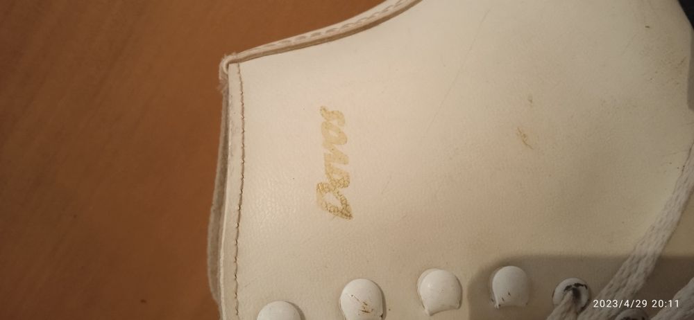 Продам коньки фигурные  для девочек