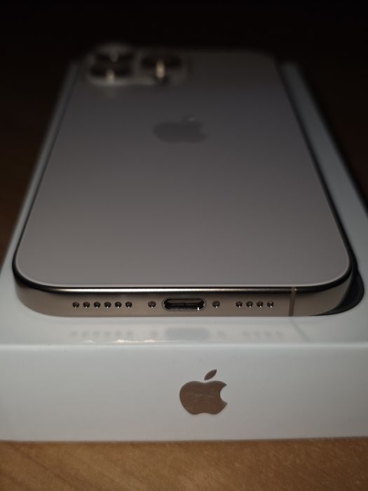 IPhone 16 pro max desert titanium 256gb