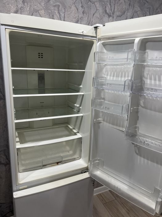 Продам холодильник