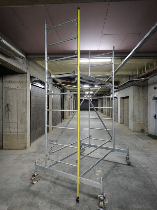 Închiriez schela mobila de interior și exterior