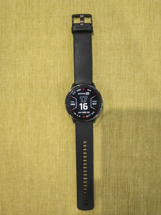 Продавам смарт часовник Garmin Venu 4