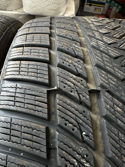 Продавам зимен спорт пакет  GRIPMAX SUREGRIP 245/35/20 и  305/30/R20