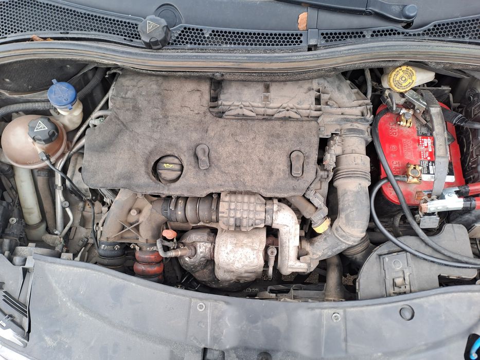 Пежо 2008 на части