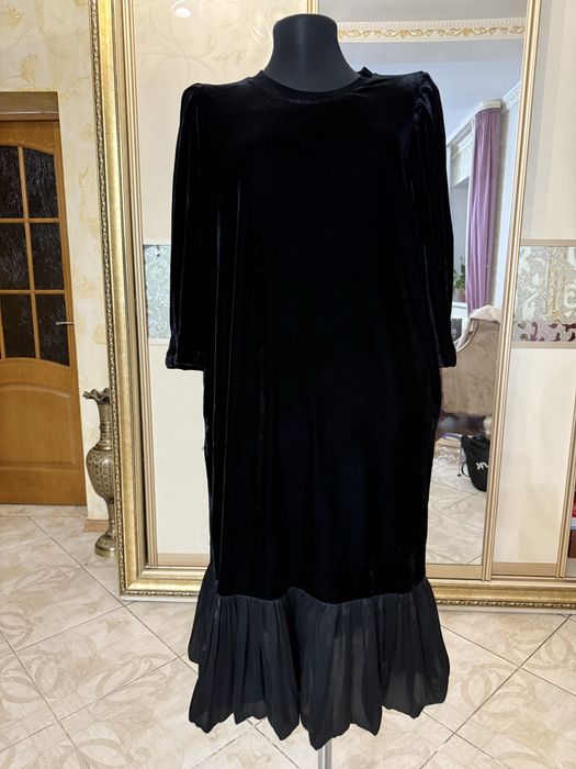 Платье бархатное