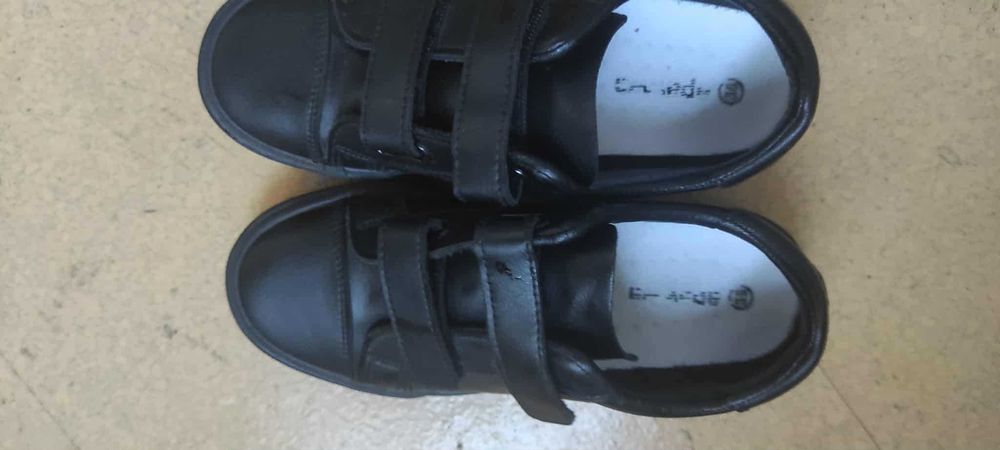 Детски кожени платненки, номер 38,  два пъти обувани, като нови.