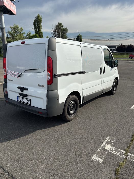 Renault trafic 3 locuri anul 2010