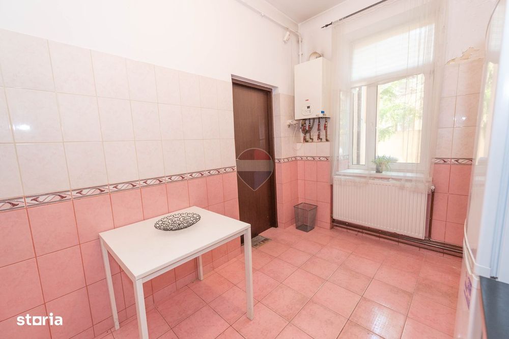 Apartament 3 camere de vanzare, in vila, 83 mp