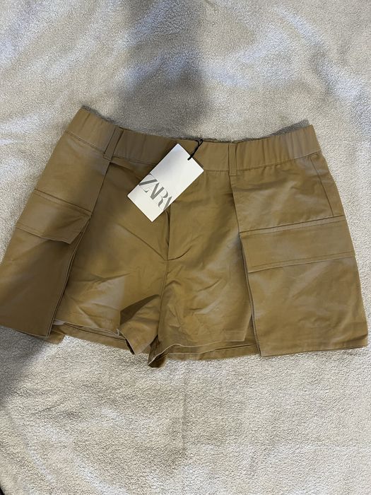 Pantaloni scurti