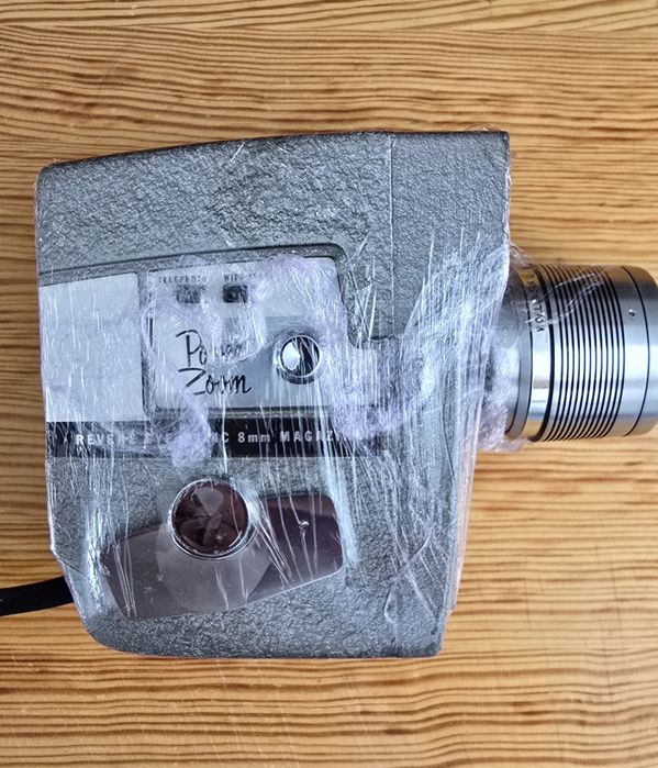 Ретро камера - Revere Model 119 8mm Power Zoom