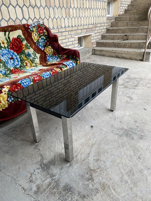 Стол журнальный стеклянный