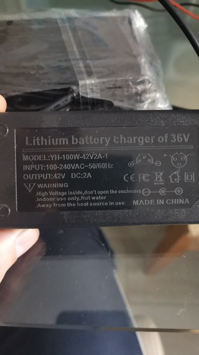 Incarcator trotineta bicicleta 12v 24v,29v 42v 48v 54.6v 58.8v 67.2v