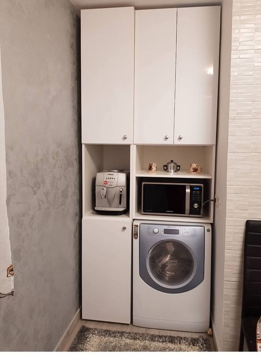 Închiriez apartament 3 camere, bucătărie, 2 bai pe strada 6 Vânători! 390 euro