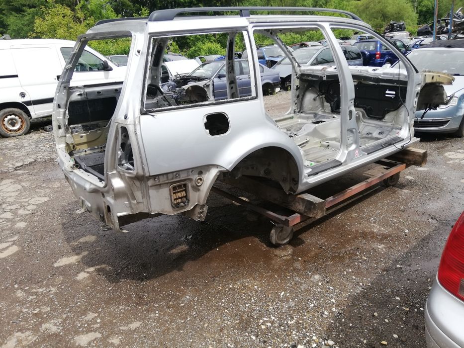 Aripa dreapta spate vw golf 4 bora break variant combi