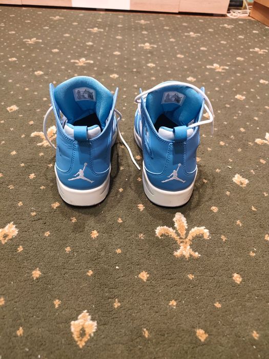 Vinde adidași Nike